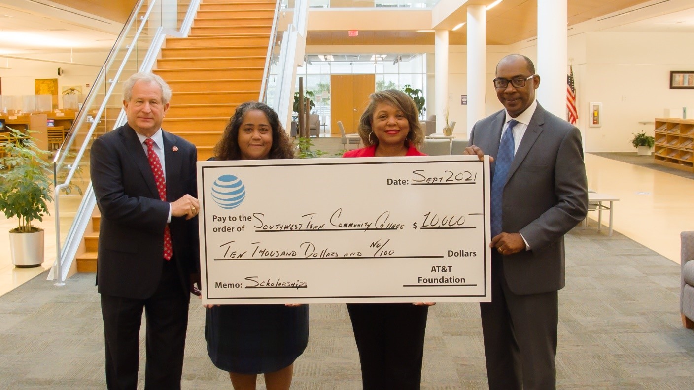 AT&T Regional Director of External & Legislative Affairs Chuck Thomas III (far right) and (L-R) Tennessee Senators Mark White and Raumesh Akbari present Southwest President Tracy D. Hall a $10,000 check for the Southwest Foundation Sept. 30, 2021.