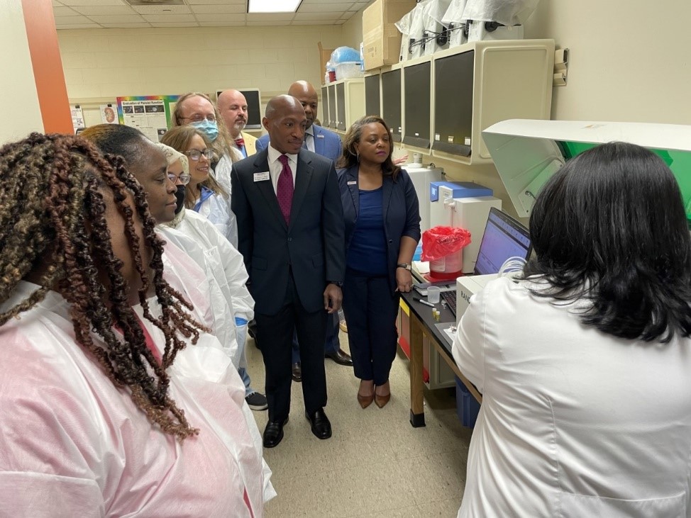 Allied Health’s new chemistry analyzer brings state-of-the art technology to MLT students 