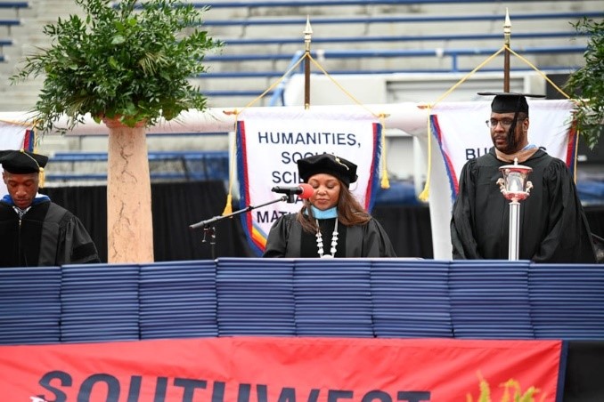 Southwest celebrates return to tradition at Twenty-Fourth Commencement